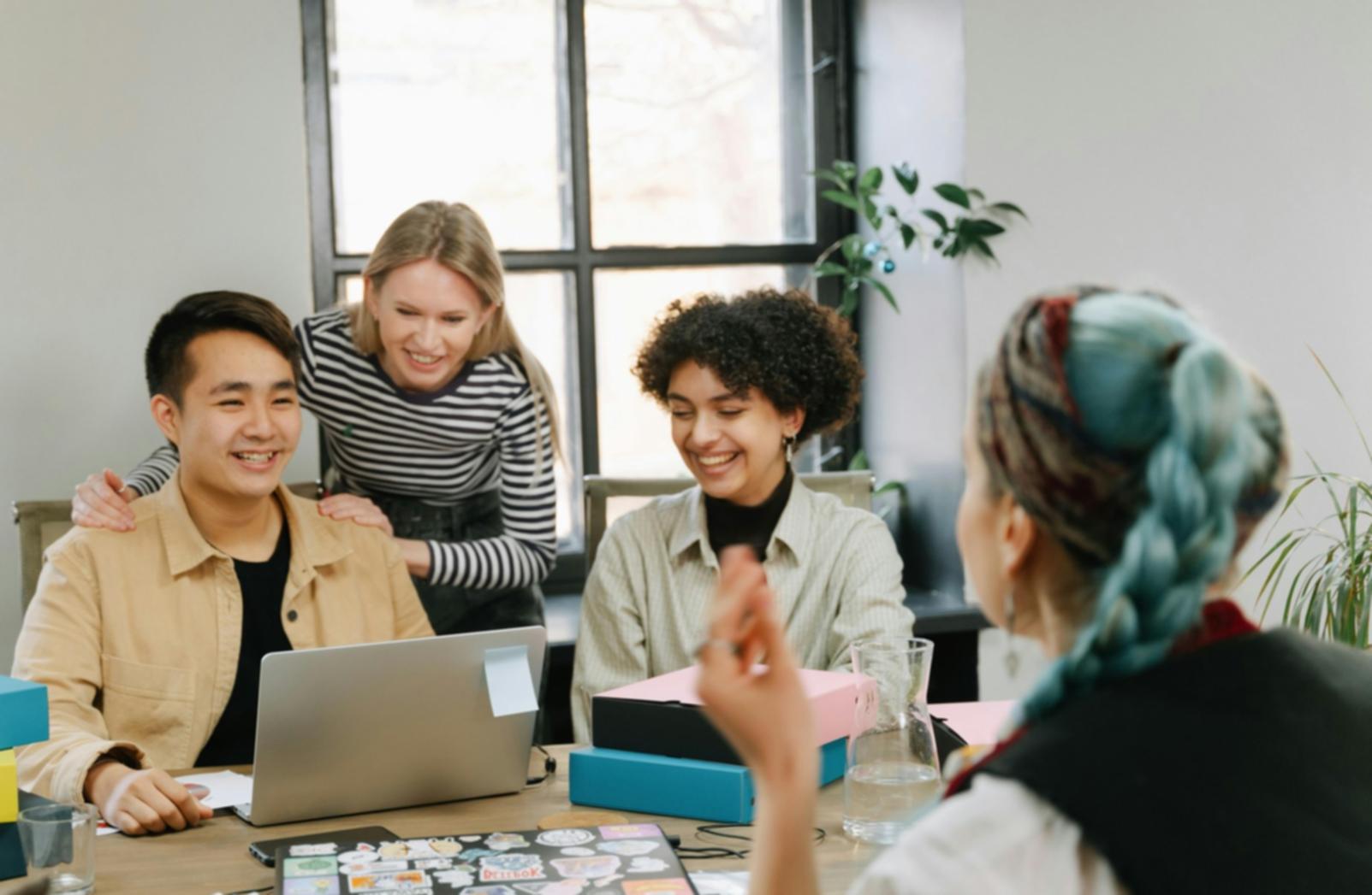 Celosvětová dostupnost služeb